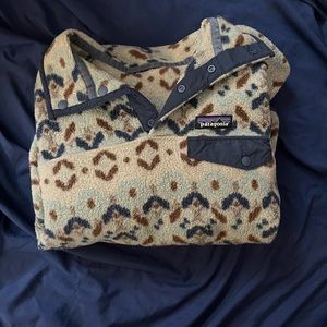 Patagonia pullover!